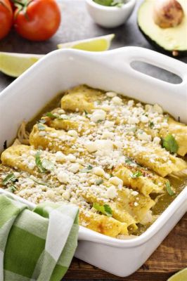  Enchiladas Verdes: Een Vegetarische Oase van Groene Saus en Melkachtige Kaasgenot