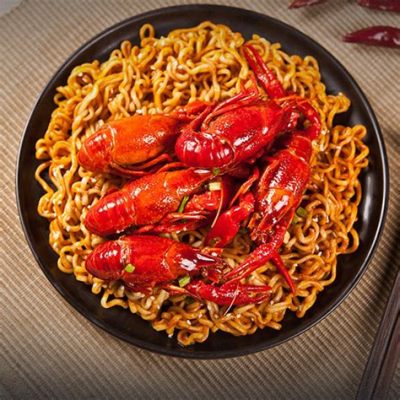  Spicy Crayfish Noodles: Een Vuile Fiesta van Pittige Smaak en Vette Textuur