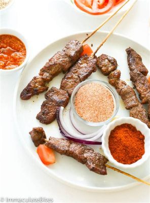  Suya: Een Smakelijk Verlangen naar Kruidige Grillades en Romig Joghurt!